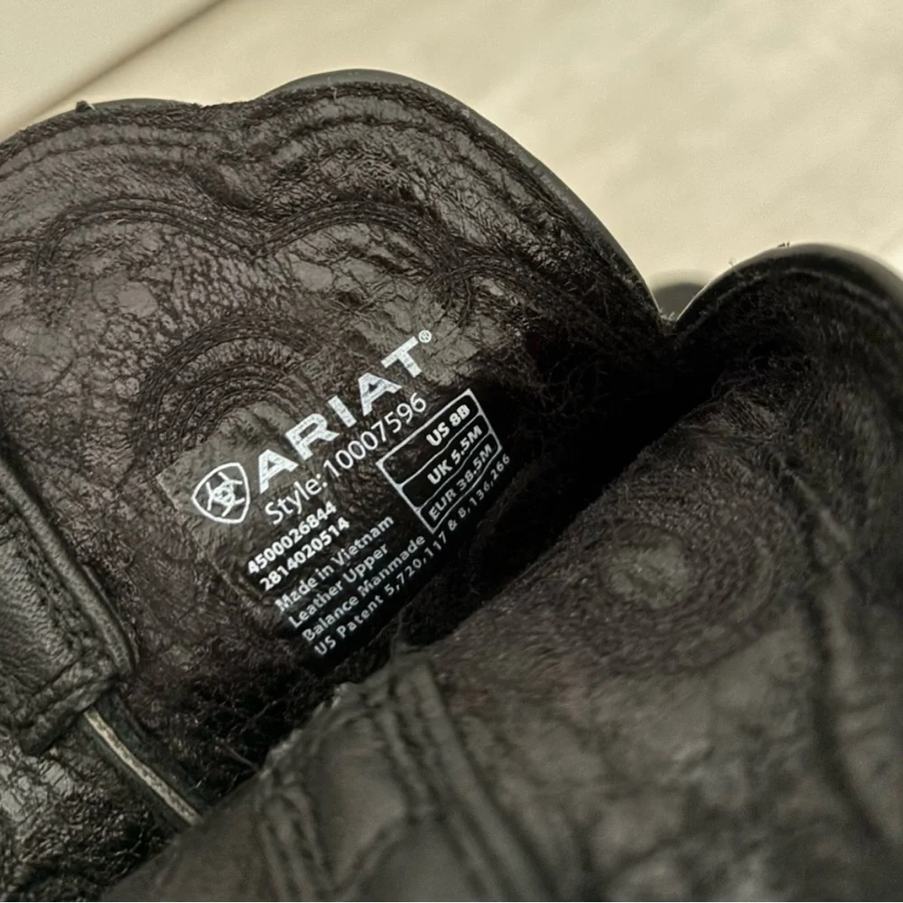 Ladies Ariat Round Up Black Western Leather Boots - Picture 2 of 5